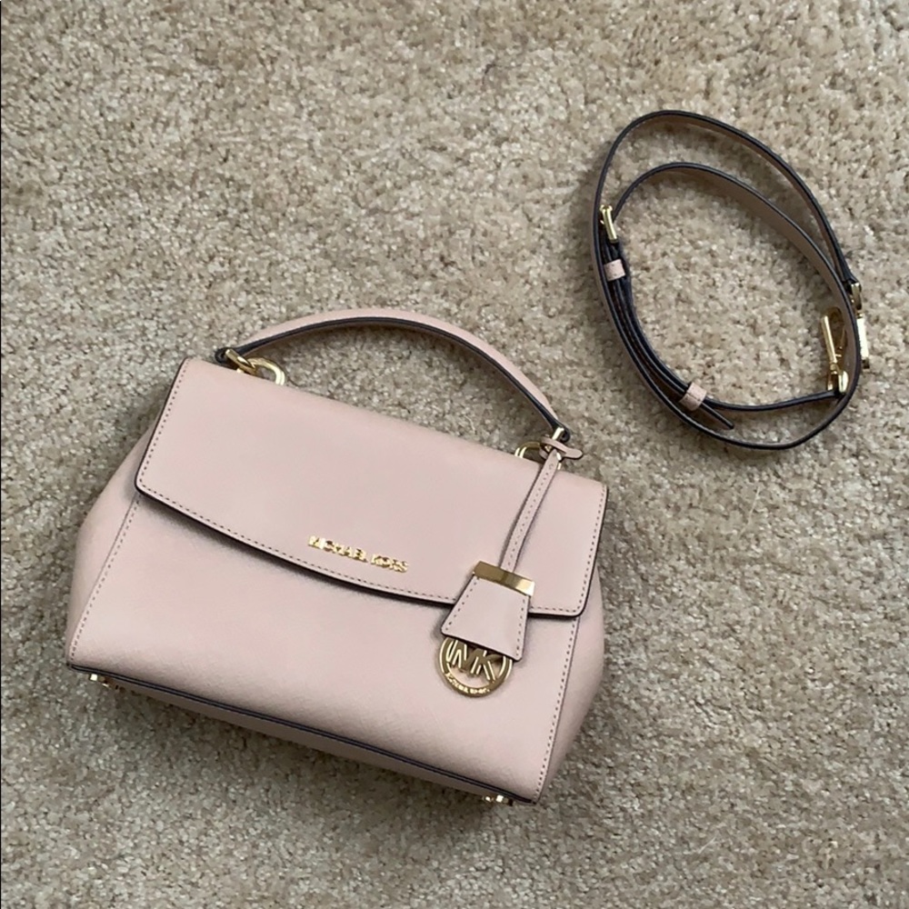 Michael Kors Avery Crossbody Bag